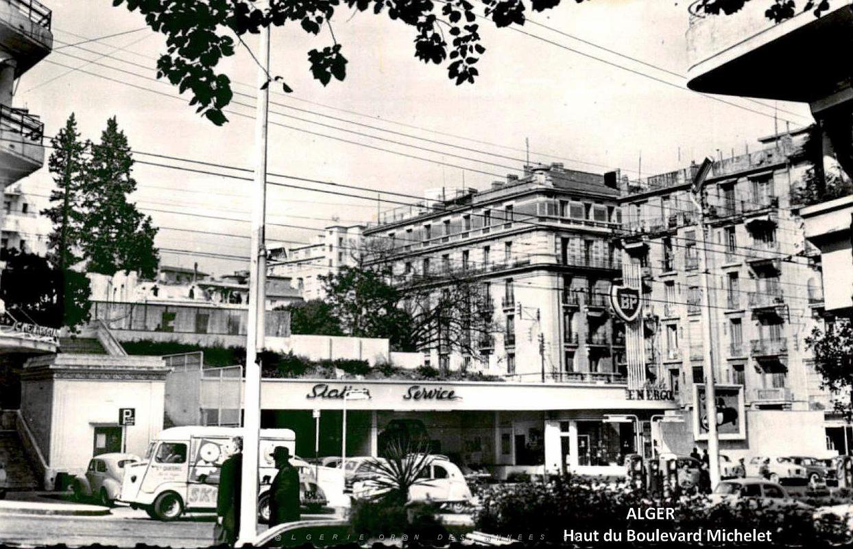 Alger - Boulevard Michelet - Le Haut avec Station BP.jpg
